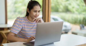 Do I Have to Declare Self Employed Income Under £1000 in the UK