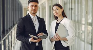 How Does Location Influence Operations Manager Salaries in the UK