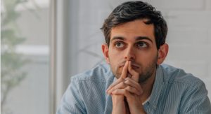 How Do You Choose Between Discretionary and Advisory Fund Management