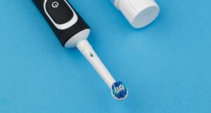 How an Electric Toothbrush Improves Your Oral Care