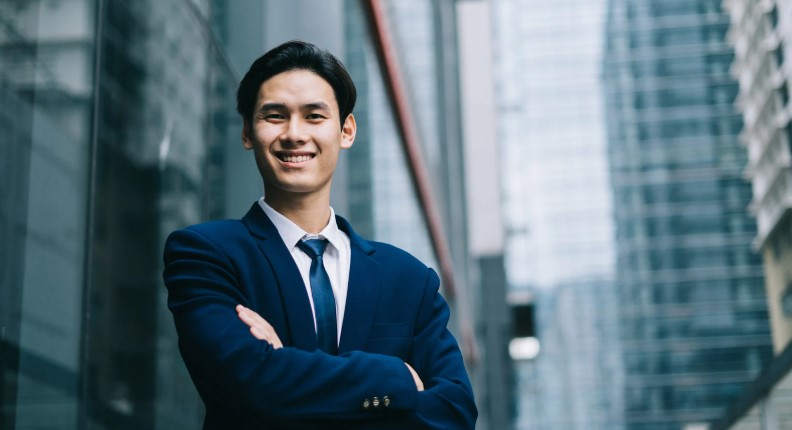 How to Start a Business in 2025