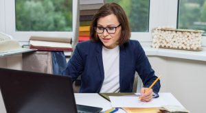 Which Companies Offer the Best Salaries for Interior Designers in the UK