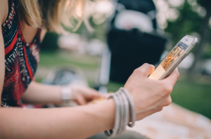 How eSIMs Can Help Small Businesses Expand Globally in a Cost-Effective Way