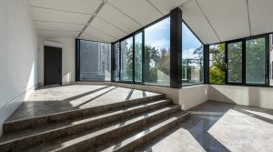 The Visual Impact of Frameless Design